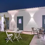 M City Apartments, Garden 2